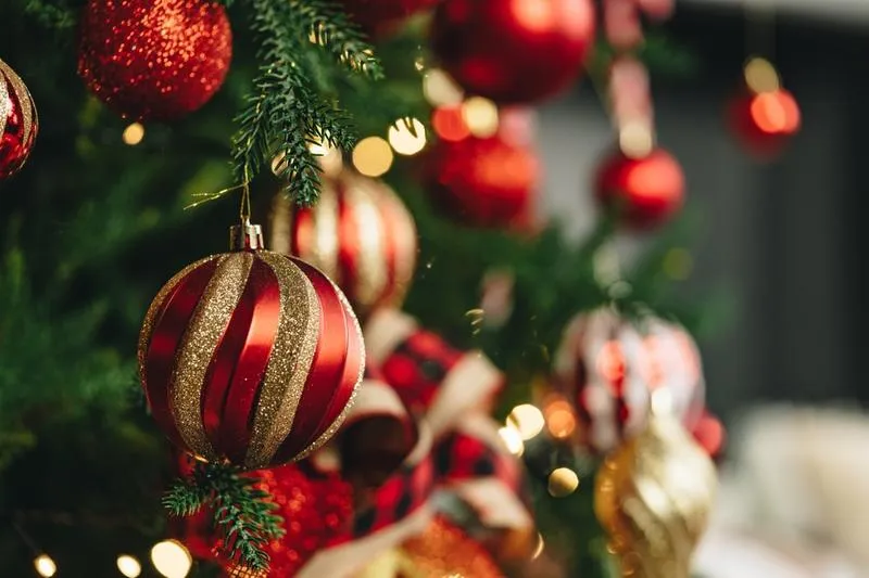 Analiza zarobków w sektorach