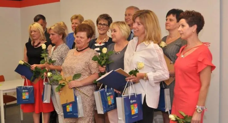 Wynagrodzenia na tle regionu